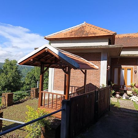 Made Oka Homestay And Warung Munduk Buitenkant foto