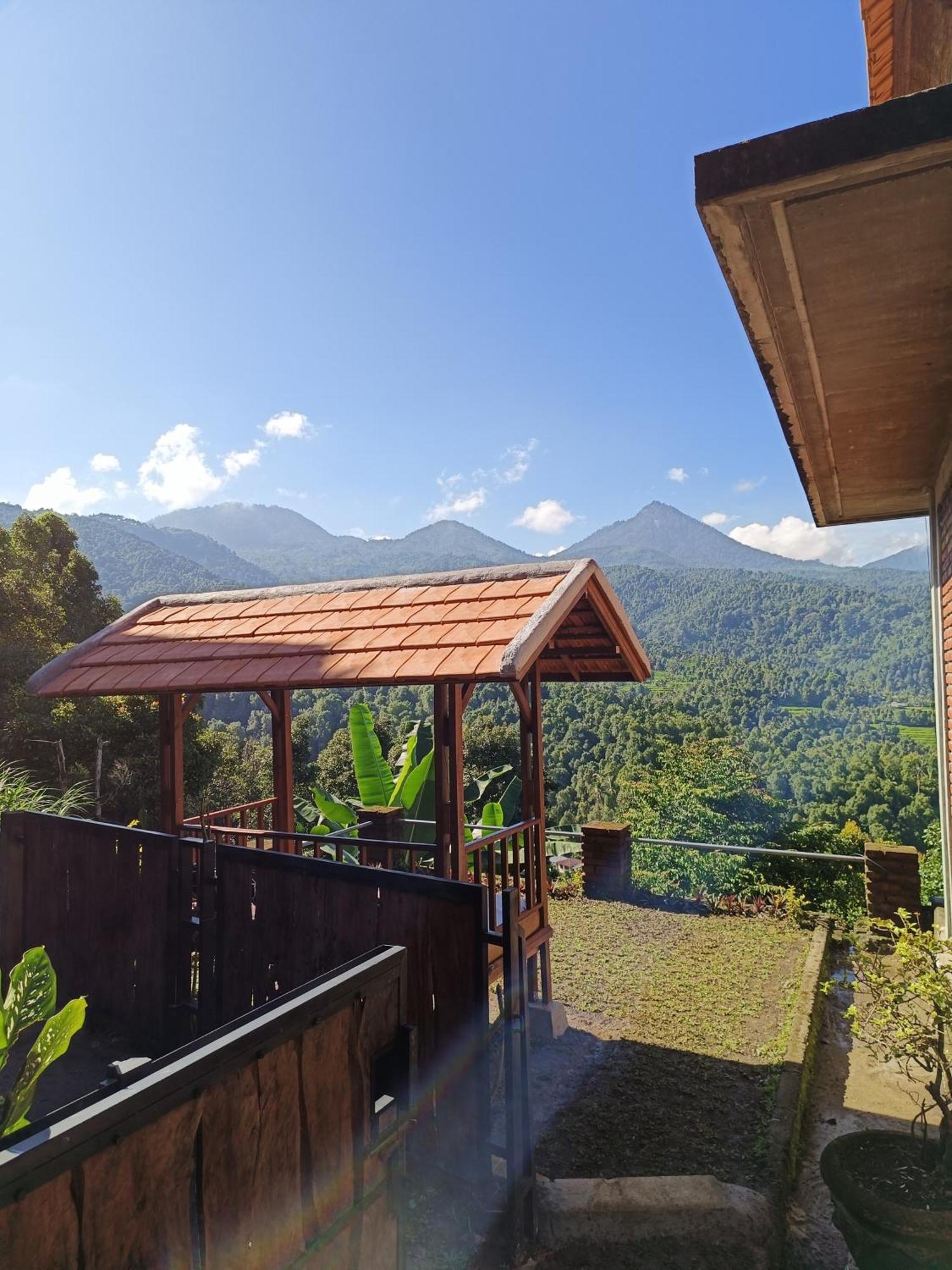 Made Oka Homestay And Warung Munduk Buitenkant foto