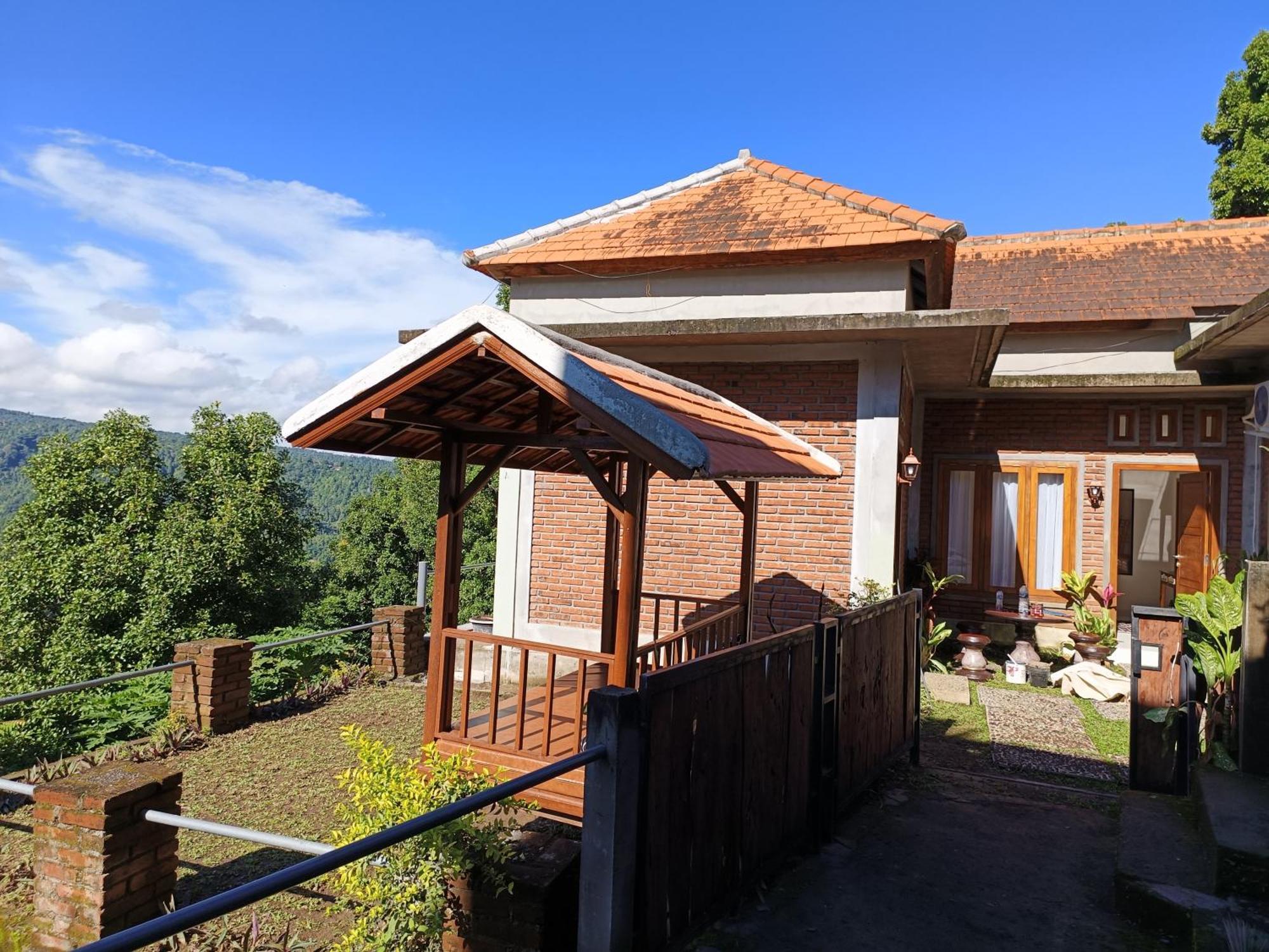 Made Oka Homestay And Warung Munduk Buitenkant foto