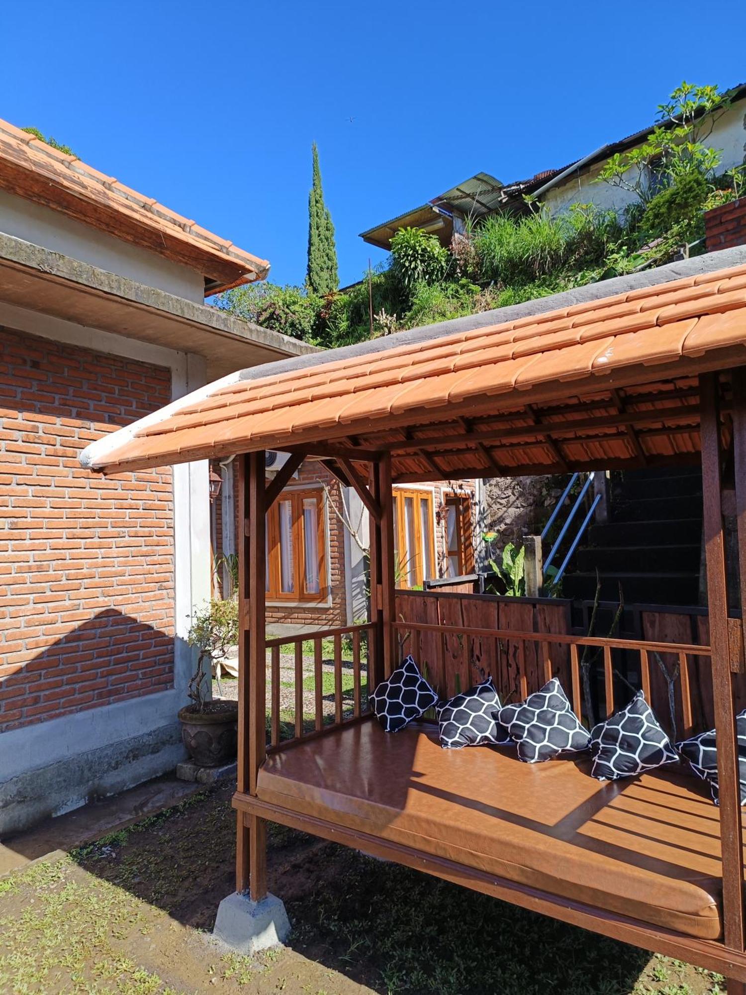Made Oka Homestay And Warung Munduk Buitenkant foto