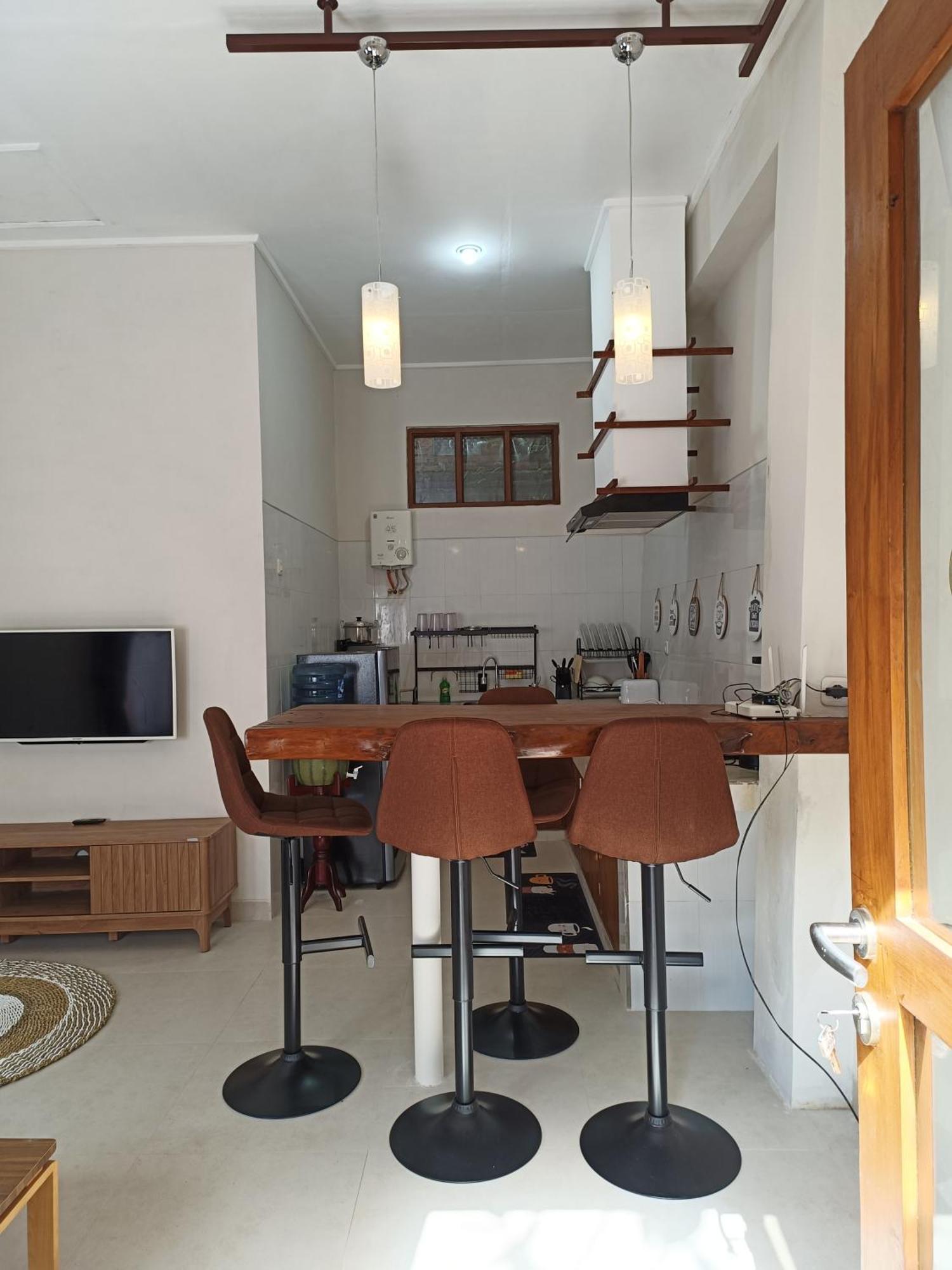 Made Oka Homestay And Warung Munduk Buitenkant foto