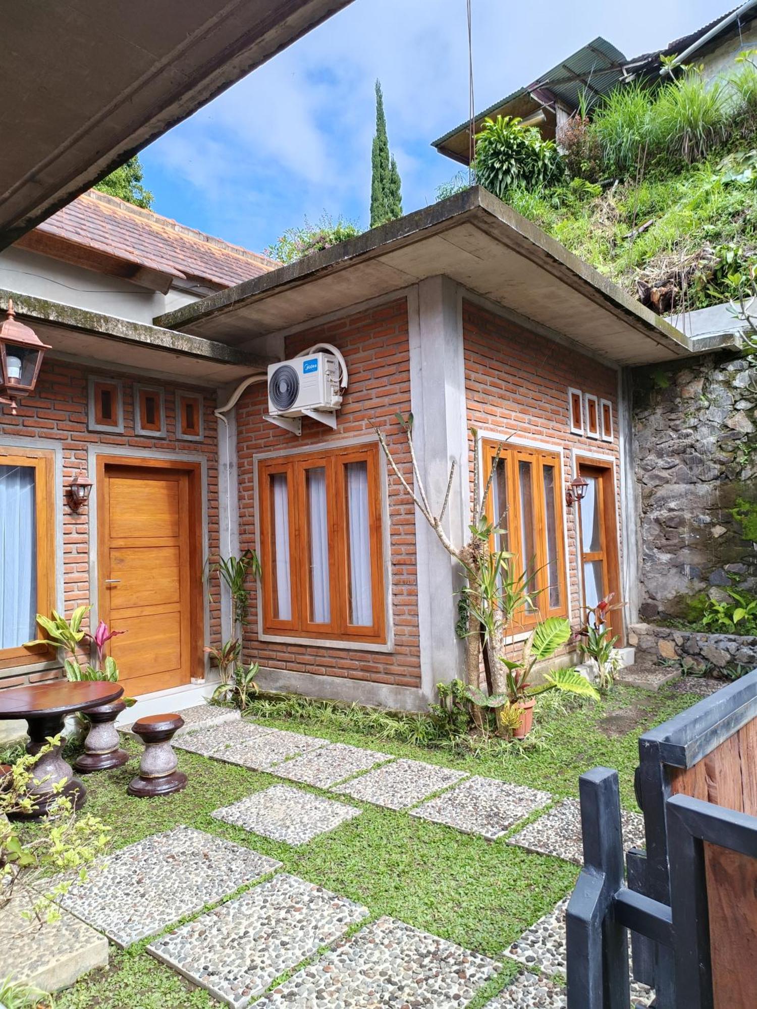 Made Oka Homestay And Warung Munduk Buitenkant foto